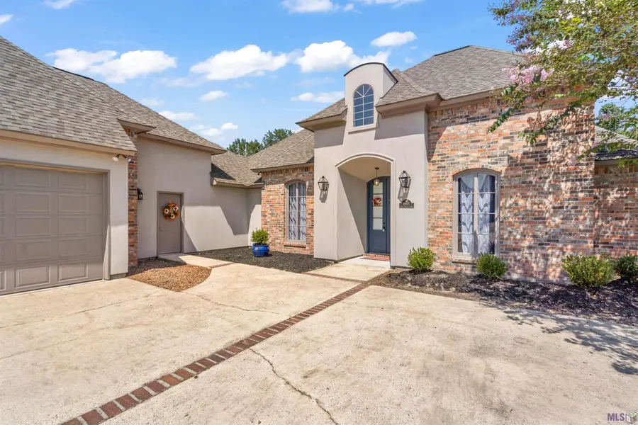 18468 Lake Harbor Ln, Prairieville, LA 70769 - Image #3