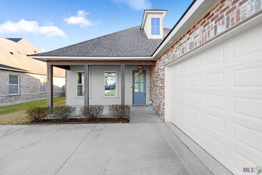 15145 Germany Oaks Blvd, Prairieville, LA 70769 - Image #2