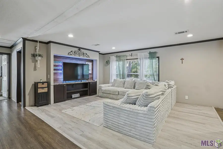 18369 Robert Denham Rd, Prairieville, LA 70769 - #2