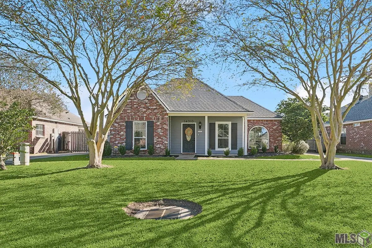14310 Whispering Oaks Dr, Gonzales, LA 70737 - Image #1