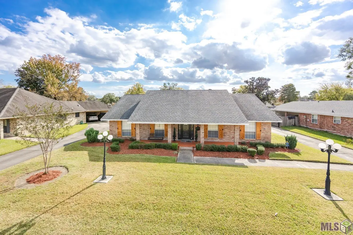 12572 Parkwood Dr, Baton Rouge, LA 70815 - #1