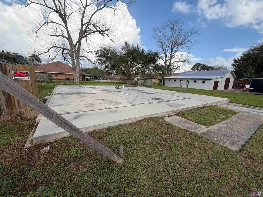 122 Mattie St, Laplace, LA 70068 - #3