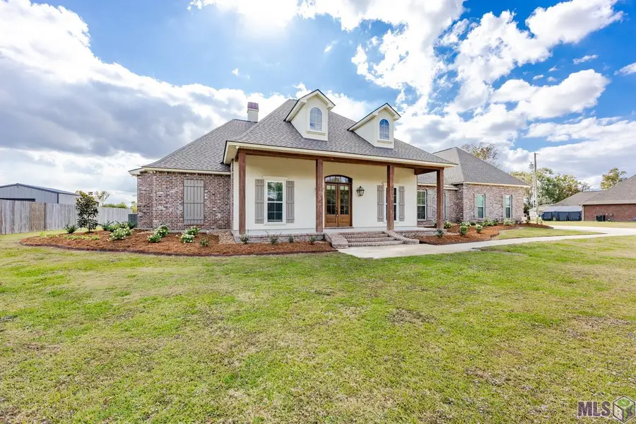 9527 Burnside Rd, Bueche, LA 70729 - Image #2