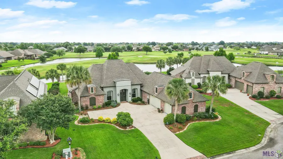 6176 Royal Dunes Dr, Gonzales, LA 70737 - Image #2