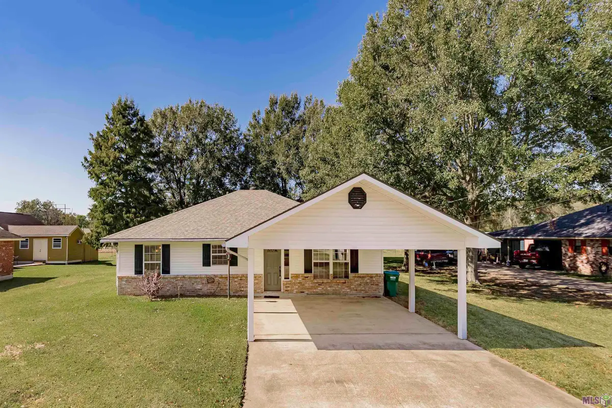 956 Bohne Rd, Port Allen, LA 70767 - Image #1