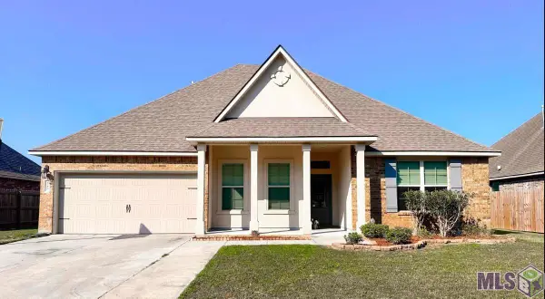 17490 Soaring Flight Dr, Prairieville, LA 70769