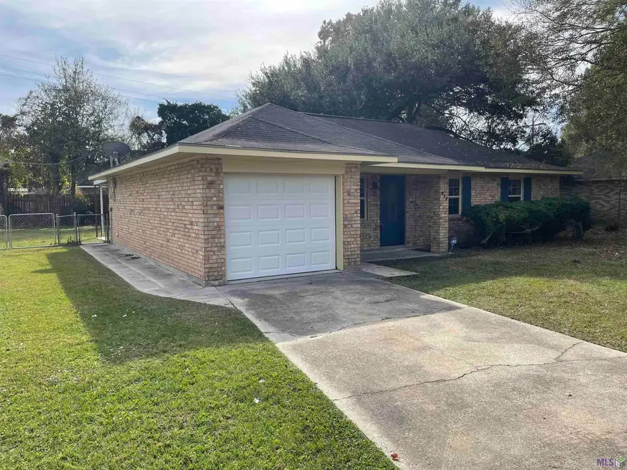 917 Montgomery Ave, Denham Springs, LA 70726 - Image #2