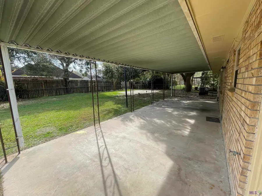 917 Montgomery Ave, Denham Springs, LA 70726 - Image #3