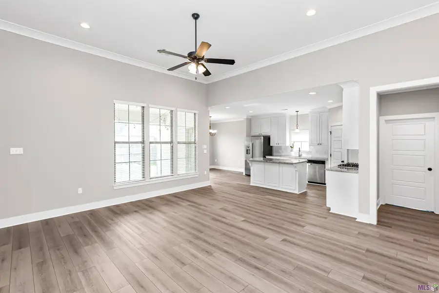 28048 Memorial Ln, Denham Springs, LA 70726 - Image #3