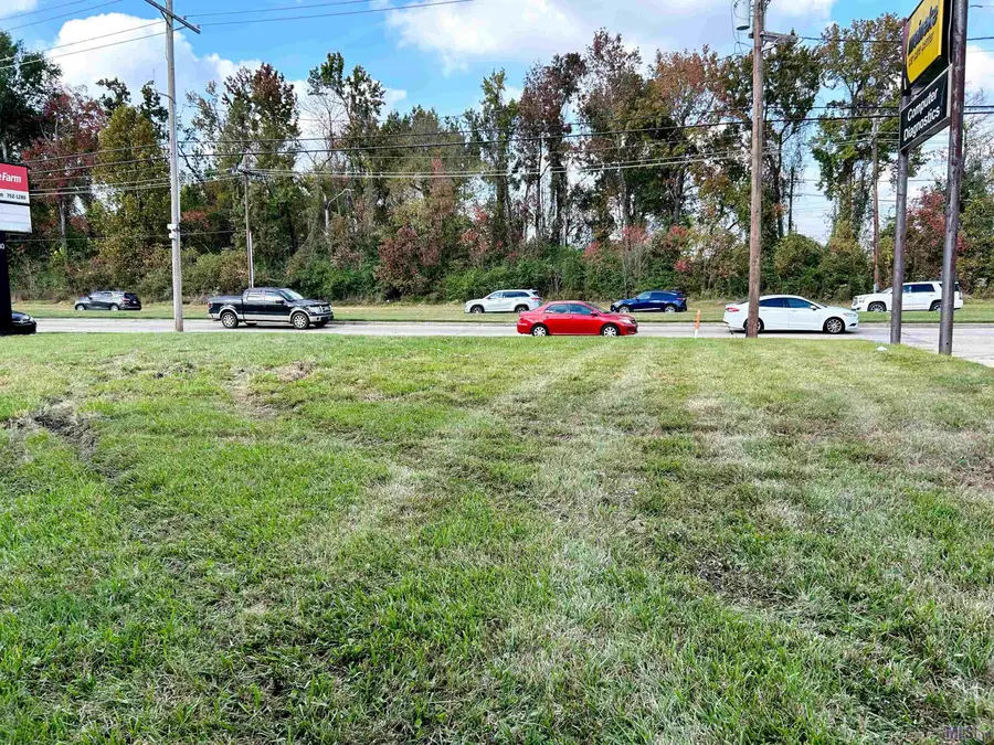 13530 Coursey Bl, Baton Rouge, LA 70817 - Image #3