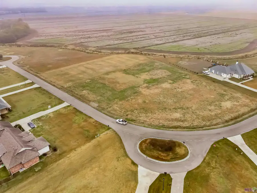 514 Harvest Ln, Port Allen, LA 70767 - Image #2