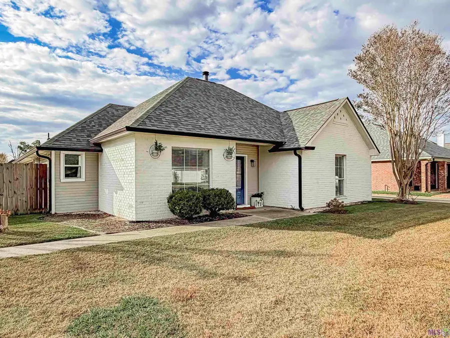 17071 Hunters Trace St E, Prairieville, LA 70769 - Image #2