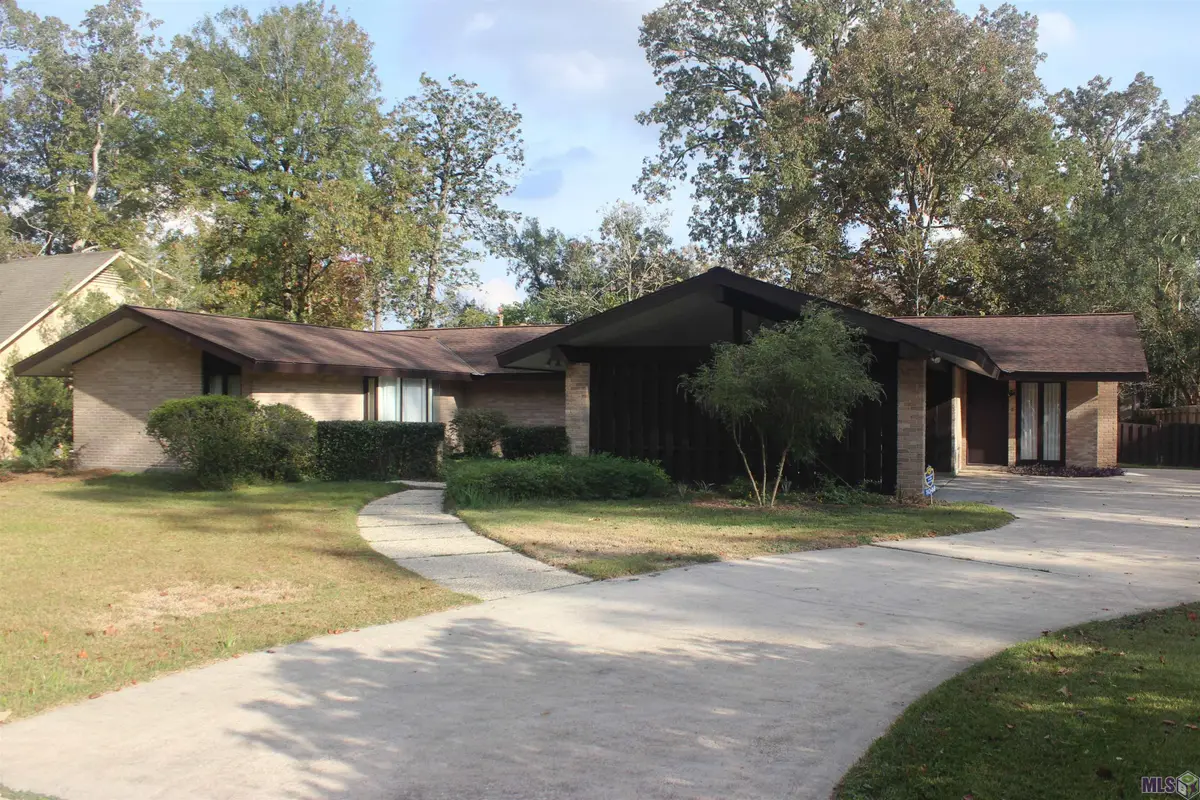 1048 Castle Kirk Dr, Baton Rouge, LA 70808 - Image #1