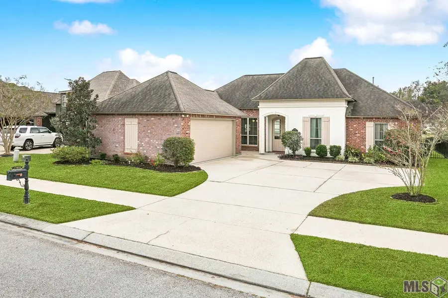 17050 Bentons Ferry Ave, Greenwell Springs, LA 70739 - Image #2