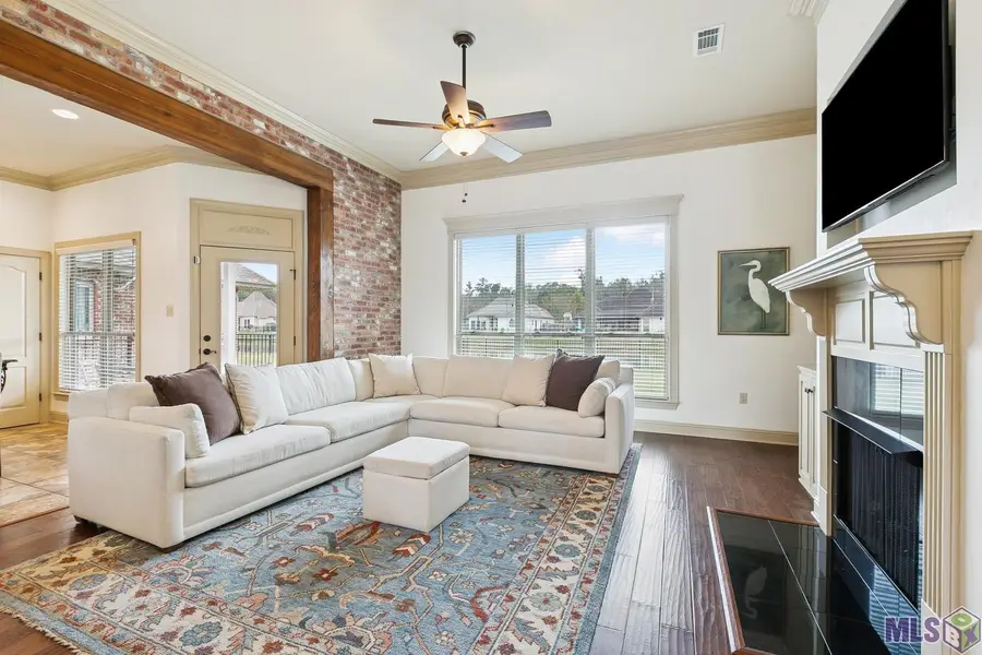 17050 Bentons Ferry Ave, Greenwell Springs, LA 70739 - Image #3
