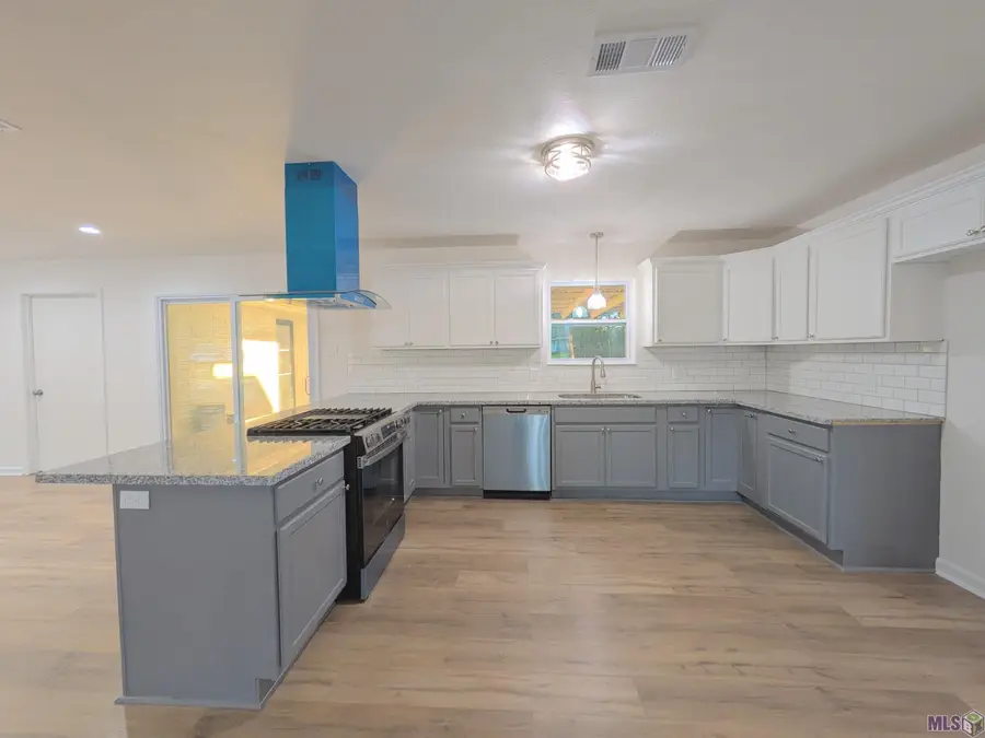 8184 Harry Dr, Baton Rouge, LA 70806 - Image #2