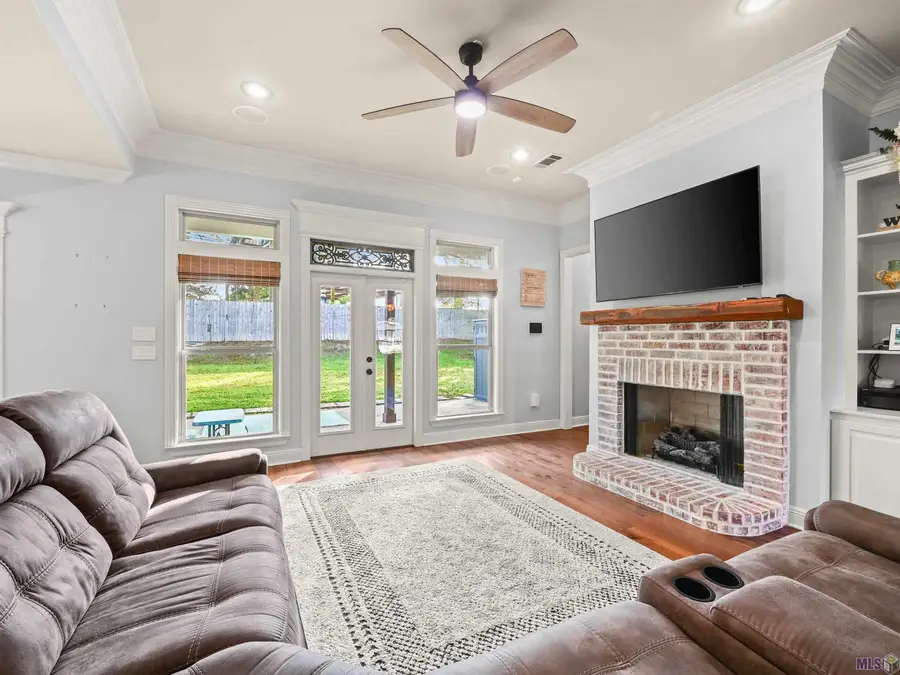 19910 Stone Hill Dr, Denham Springs, LA 70726 - Image #2