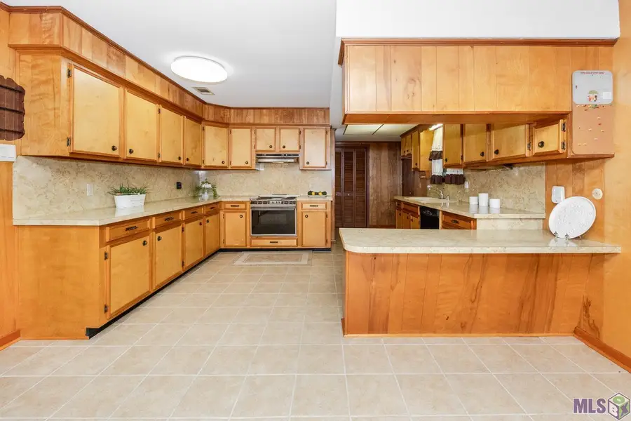 823 Oaks Dr, Port Allen, LA 70767 - Image #3