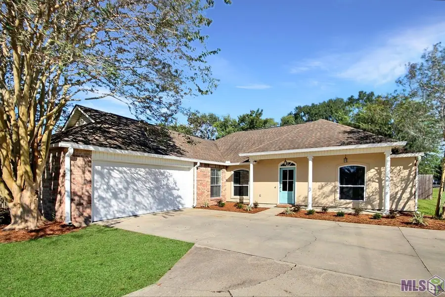 39520 Woodlake Dr, Prairieville, LA 70769 - Image #2