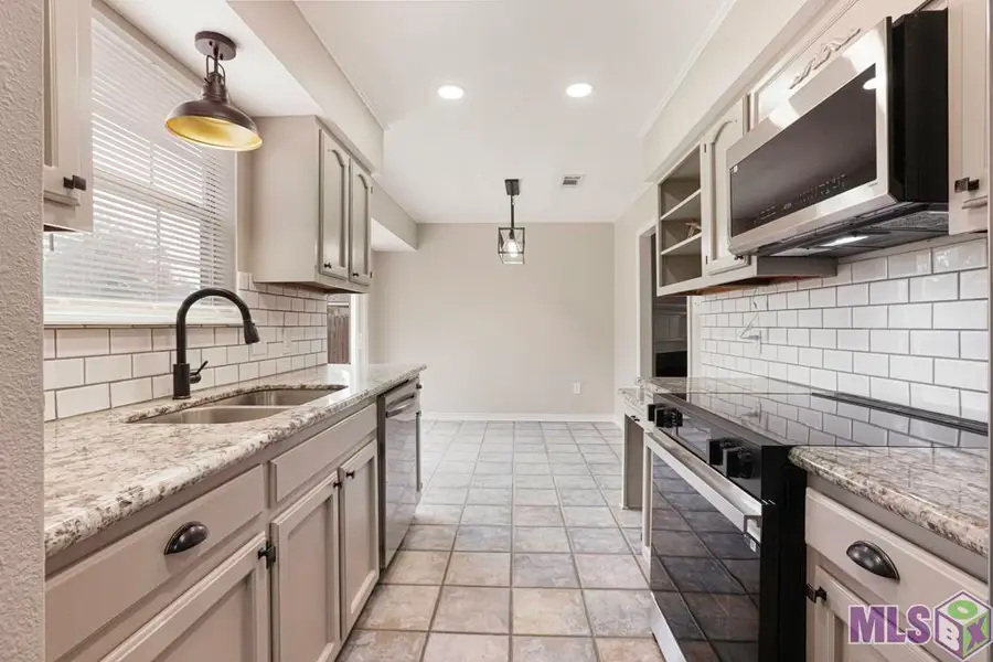 16199 N Galvez Ave, Prairieville, LA 70769 - Image #2