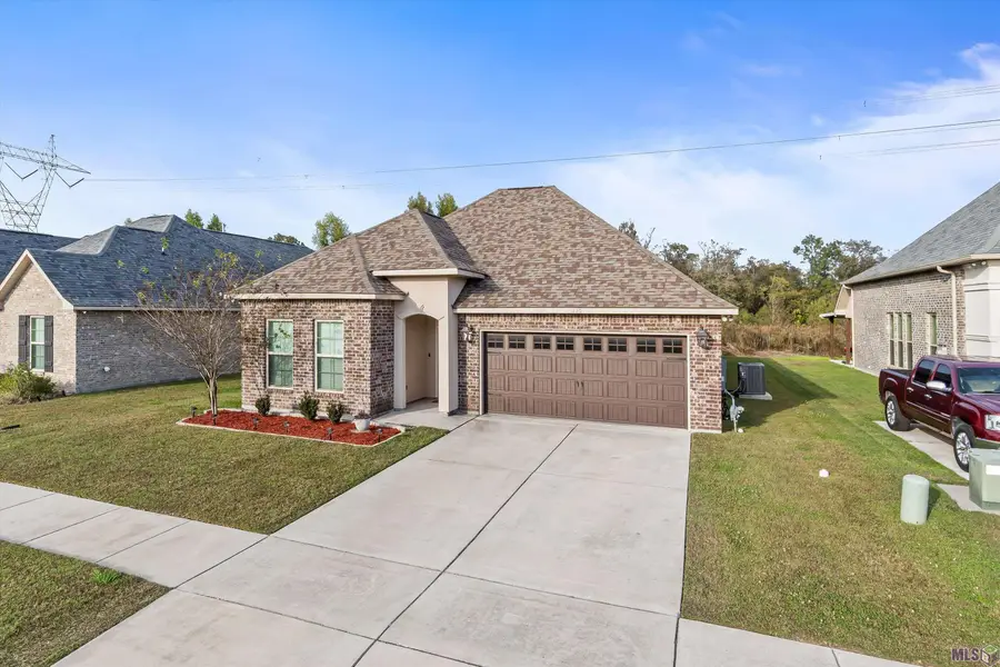 1120 Lakehaven Dr, Gonzales, LA 70737 - Image #2
