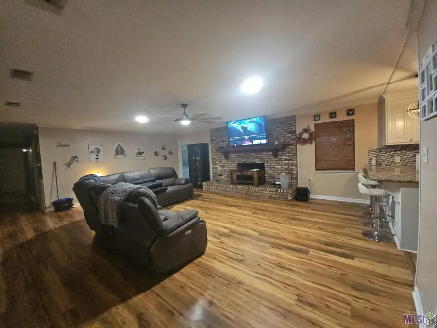 10345 Springfield Rd, Denham Springs, LA 70706 - #3