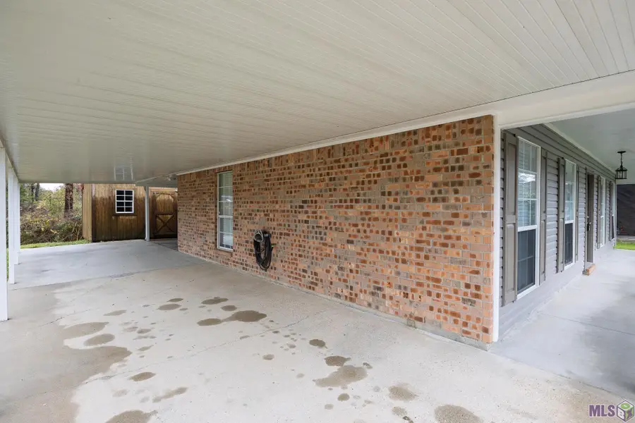 44058 Lake Village Rd, Prairieville, LA 70769 - Image #3