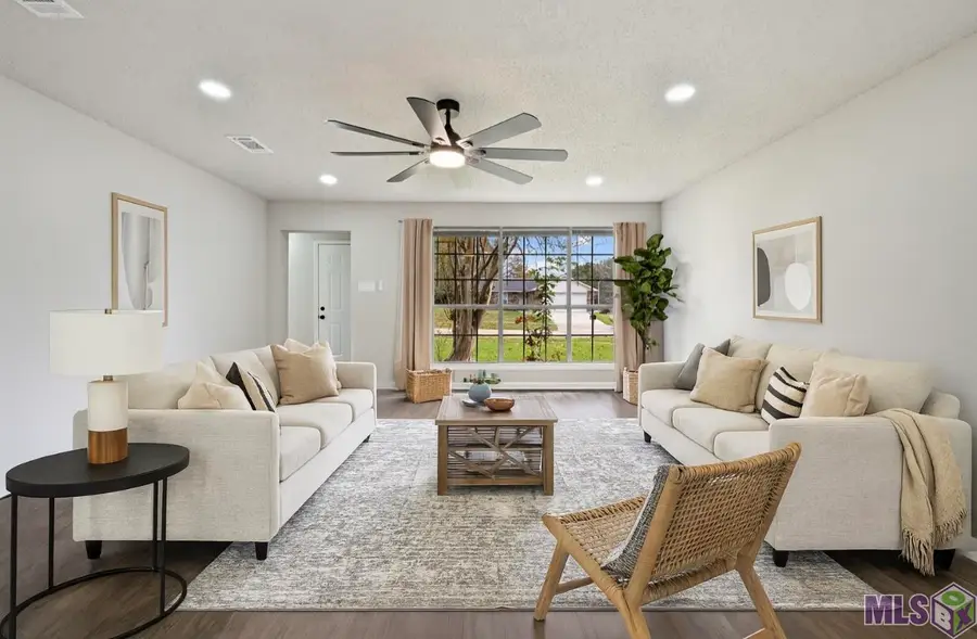 8724 Metairie Dr, Baton Rouge, LA 70810 - #2