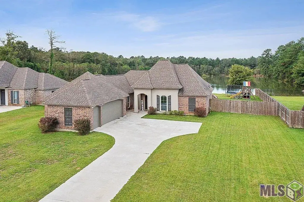 27675 Lakeview Dr, Walker, LA 70785 - Image #1