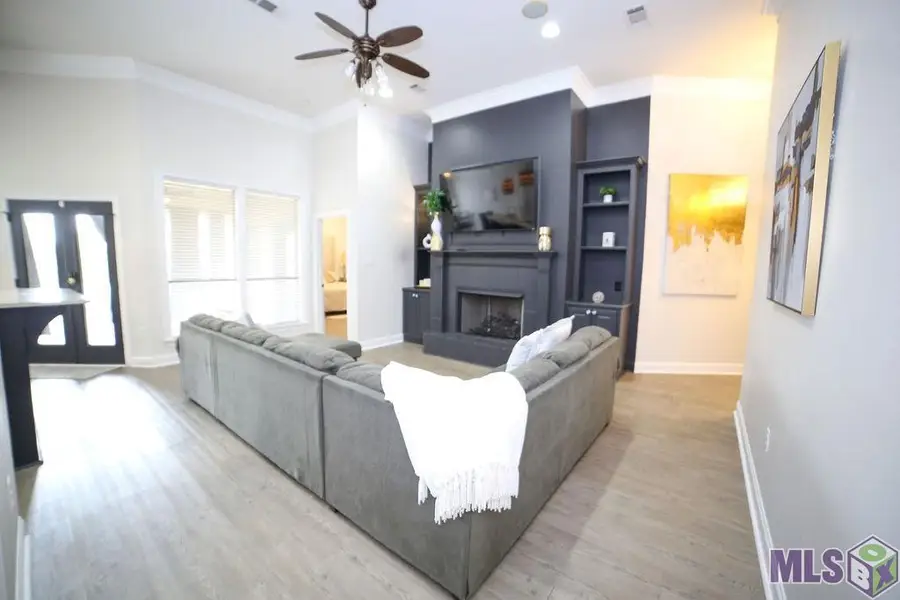 9504 Country Lake Dr, Baton Rouge, LA 70817 - Image #2
