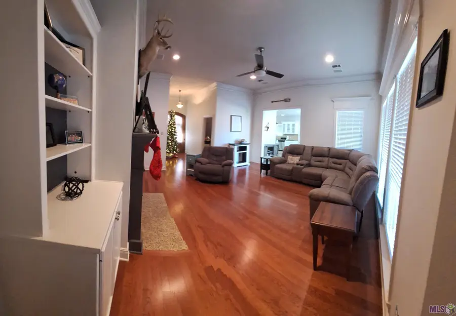 40432 Misty Oak Ct, Prairieville, LA 70769 - Image #2