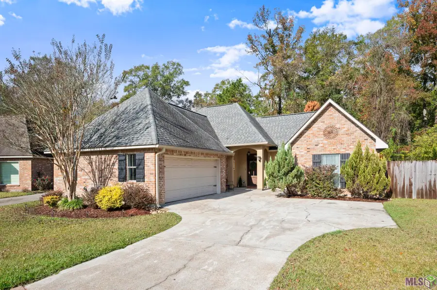 9009 Willow Point Dr, Denham Springs, LA 70726 - Image #2