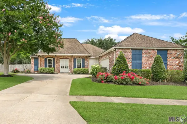 8272 Oakley Dr, Zachary, LA 70791