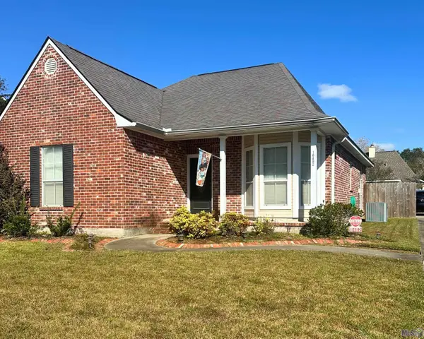 18482 Lake Iris Ave, Baton Rouge, LA 70817