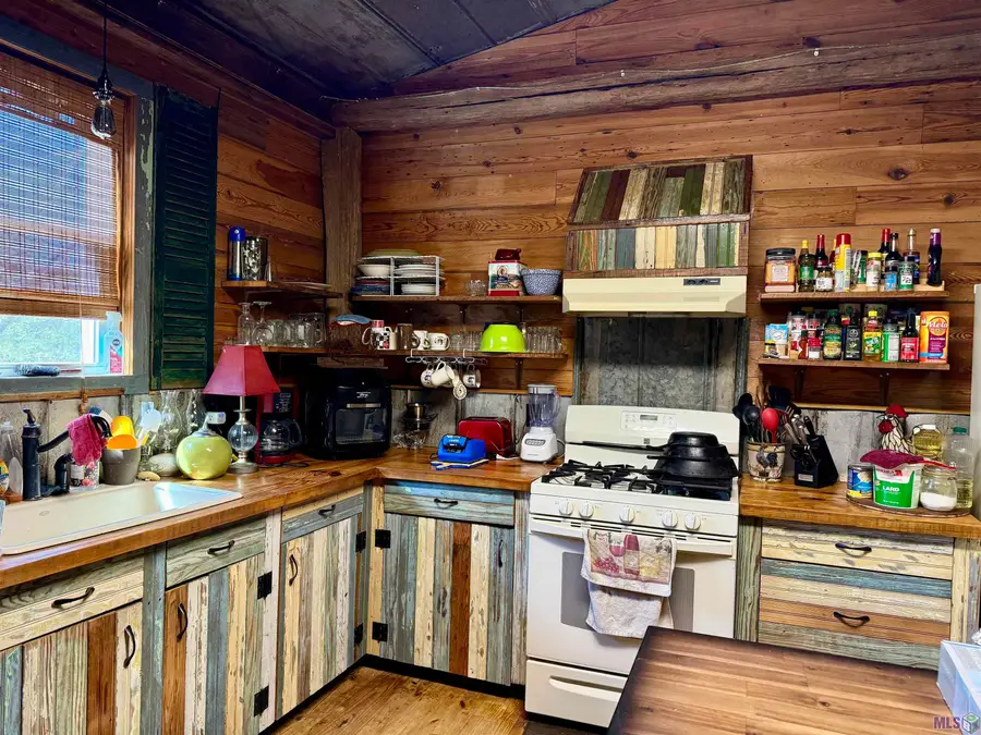 8 Newman Rd, Natchez, MS 39120 - Image #3