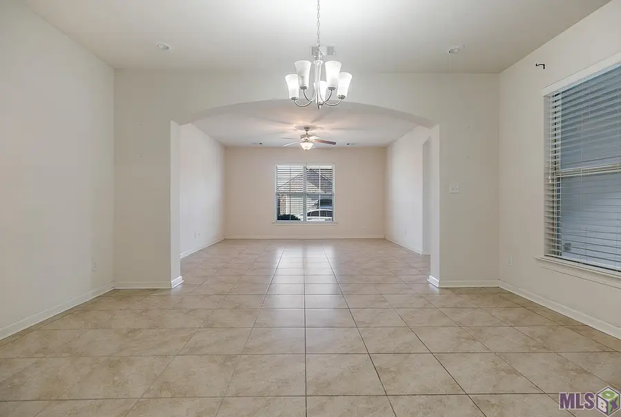 7804 W Pelican Lakes Ave, Baton Rouge, LA 70820 - Image #3