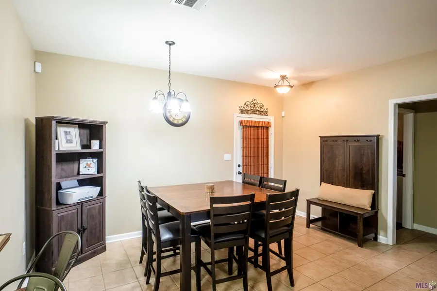 15404 Timberstone Dr, Prairieville, LA 70769 - Image #3