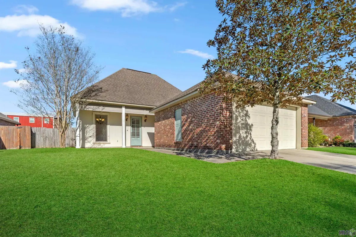 7373 Estelle Dr, Denham Springs, LA 70726 - Image #1