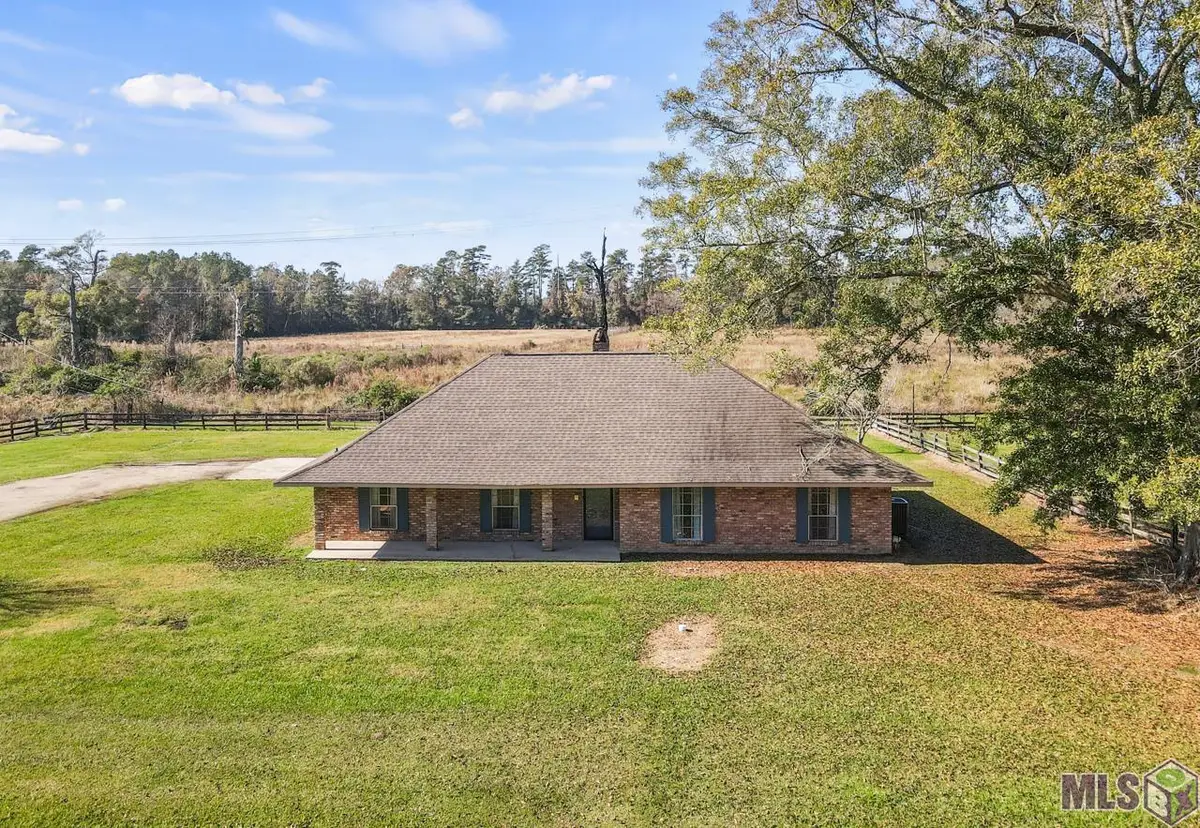 36569 Reinninger Rd, Denham Springs, LA 70706 - #1