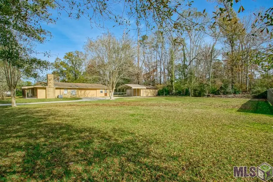 34868 Gravesbriar Dr, Denham Springs, LA 70706 - Image #2