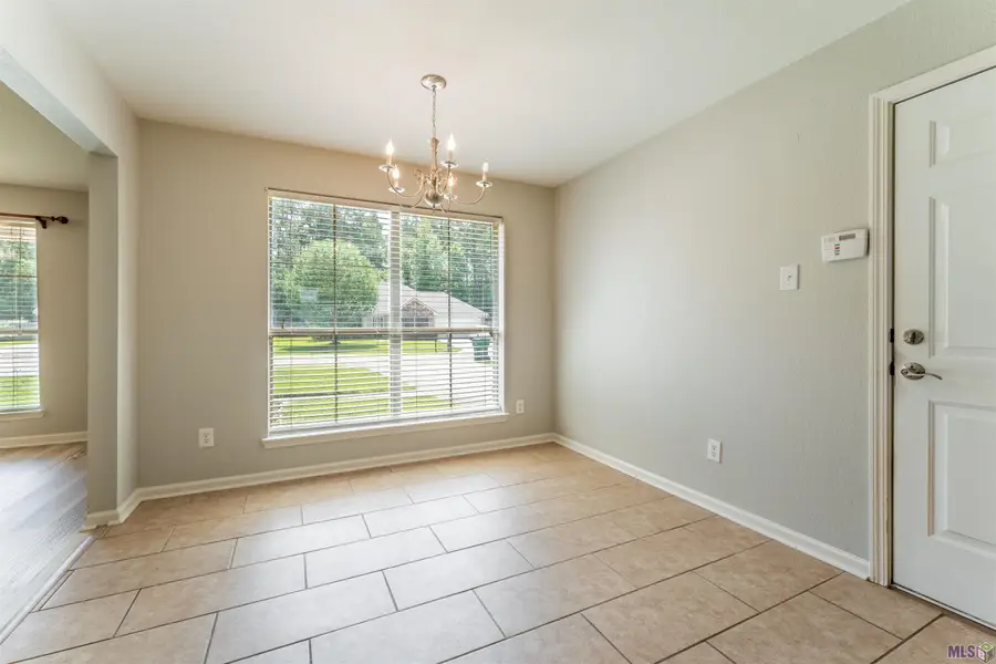 25879 Sagewood Dr, Denham Springs, LA 70726 - Image #2