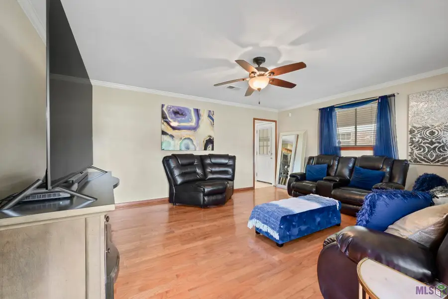 5820 Glen Oaks Dr, Baton Rouge, LA 70811 - Image #2