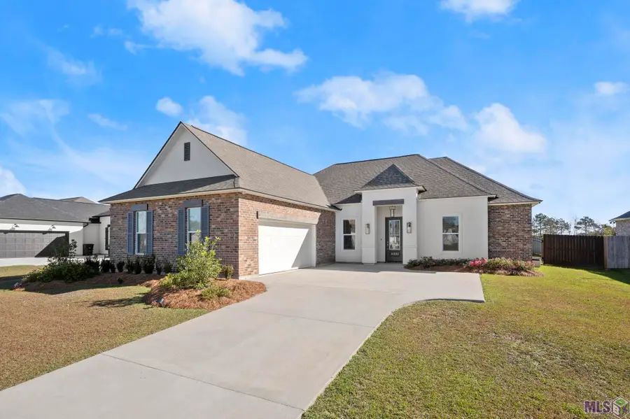 10233 Oak Colony Blvd, Baton Rouge, LA 70817 - Image #2