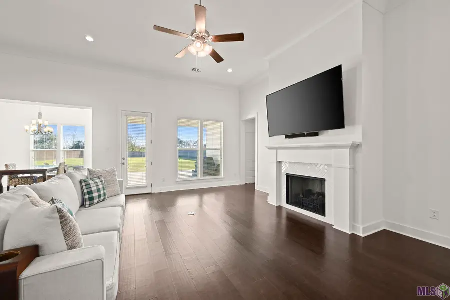 10233 Oak Colony Blvd, Baton Rouge, LA 70817 - Image #3