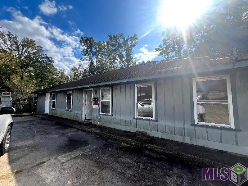 15644 Tiger Bend Rd, Old Jefferson, LA 70817 - Image #1