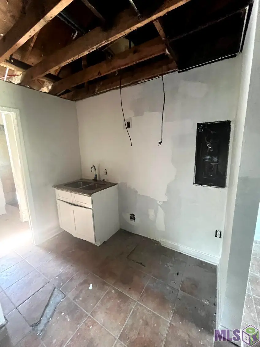 15644 Tiger Bend Rd, Baton Rouge, LA 70817 - Image #3