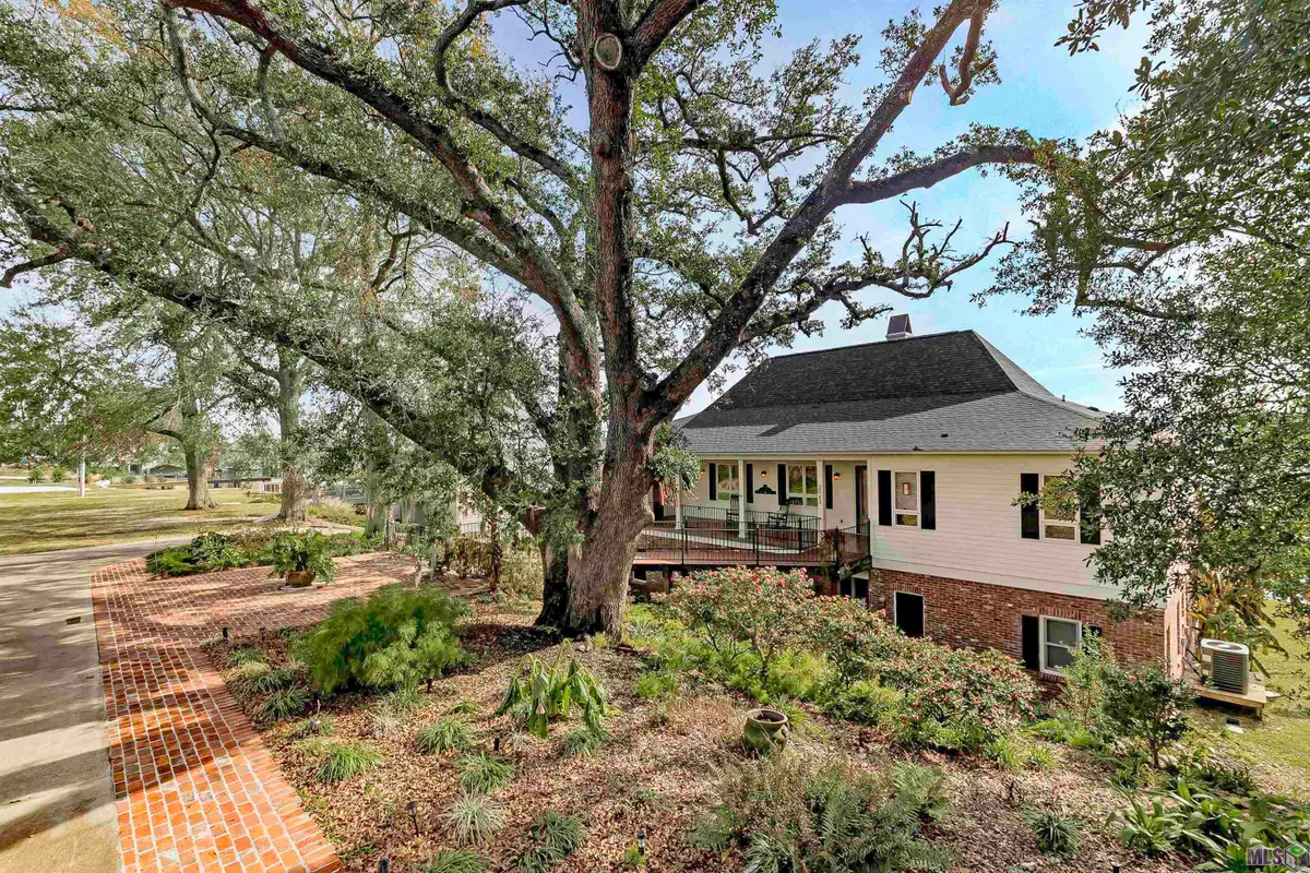 2043 False River Dr, New Roads, LA 70760 - Image #1