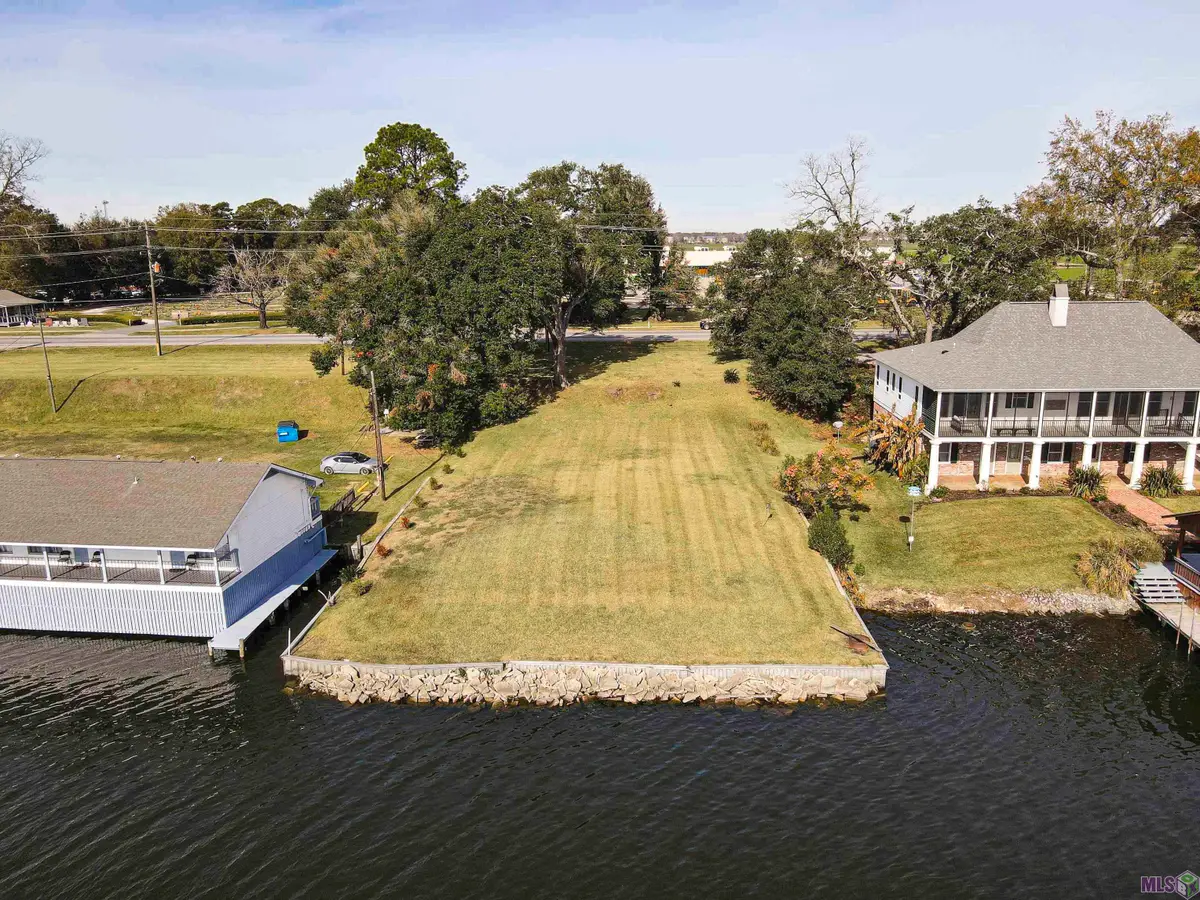 2049 False River Dr, New Roads, LA 70760 - Image #1