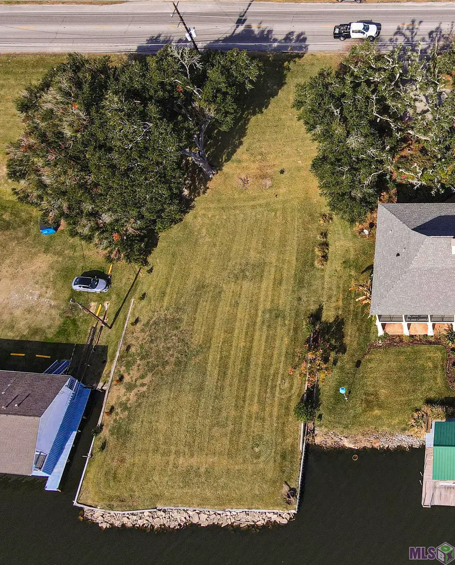 2049 False River Dr, New Roads, LA 70760 - Image #2