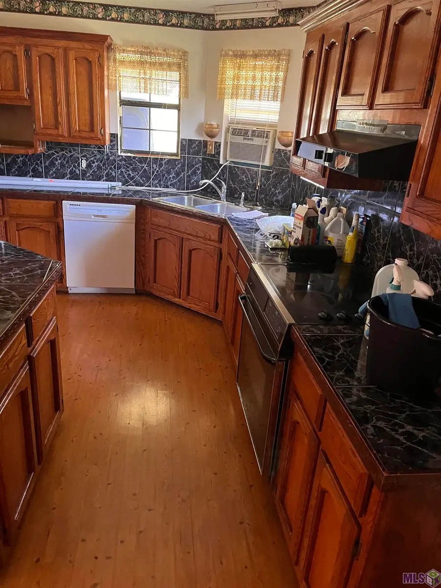 206 Ideal St, Belle Rose, LA 70341 - Image #3